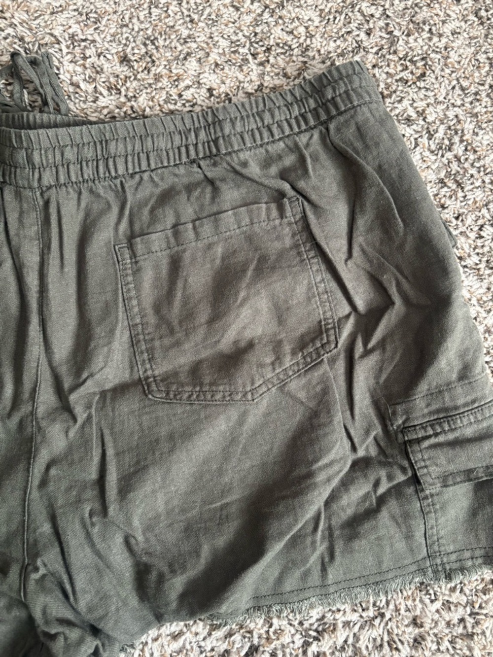 a.n.a Relaxed Drawstring Shorts in Olive - Picture 6 of 7